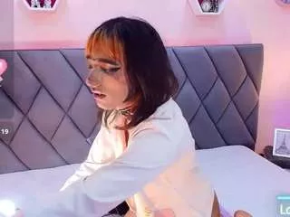 Offline lucy-darkangel on CamSoda