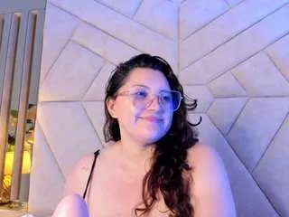 Freechat lunapleasure on CamSoda