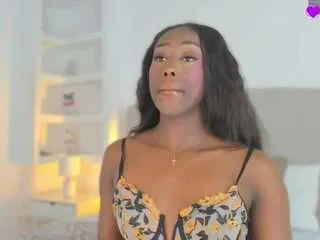 Offline maddy-hot on CamSoda