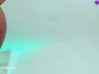 Offline maddy-hot on CamSoda