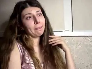 Freechat magdawhitehorn on CamSoda