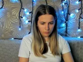 Freechat maggiecake on CamSoda