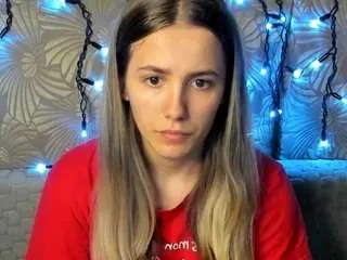 Freechat maggiecake on CamSoda