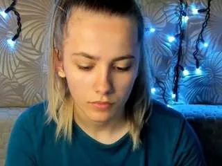 Freechat maggiecake on CamSoda