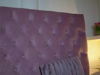 Freechat maiamini on CamSoda