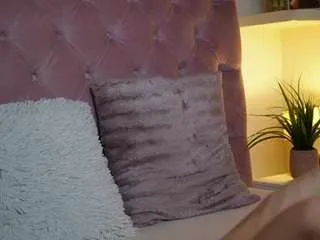 Freechat maiamini on CamSoda