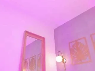 Offline majo-rose on CamSoda