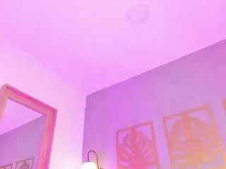 Offline majo-rose on CamSoda