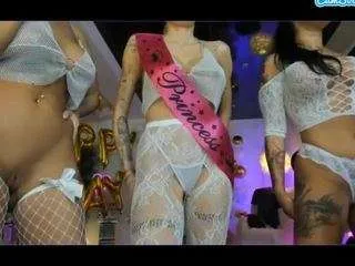 Offline mandypeas on CamSoda