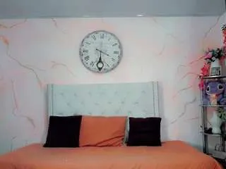 Freechat maria-camilaa on CamSoda