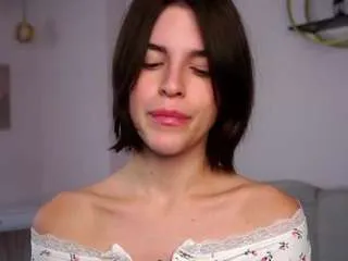 Freechat mariamfares on CamSoda