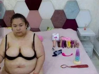 Freechat marianabbw on CamSoda