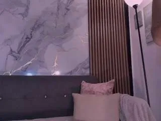 Freechat mariejanee on CamSoda