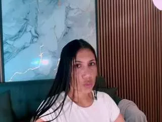 Freechat mariejanee on CamSoda