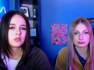 Offline mary-meow-hot on CamSoda