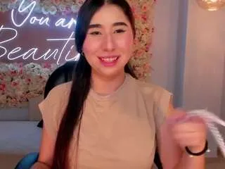 Freechat mayamoretti on CamSoda