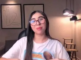 Freechat mayamoretti on CamSoda