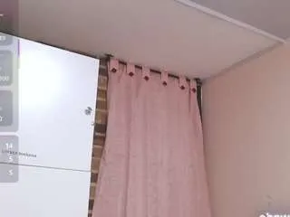 Offline meganloovee on CamSoda