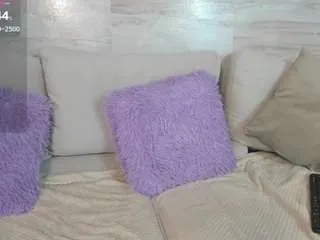 Freechat melaniebrown1 on CamSoda