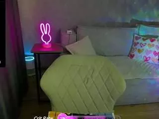 Freechat meowqueen on CamSoda