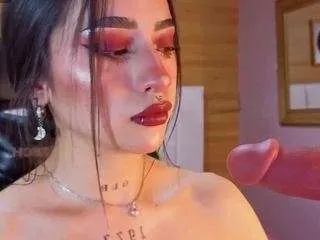 Offline mia-ponce-a on CamSoda