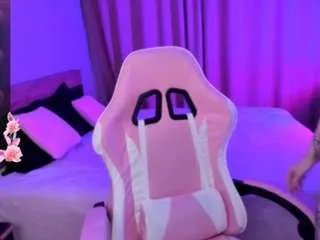 Freechat miascarlet on CamSoda