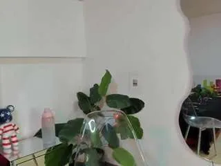 Freechat milanht on CamSoda