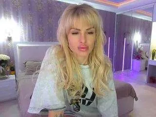 Freechat mirandaqueen on CamSoda