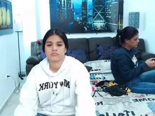 Freechat mishellfolk on CamSoda