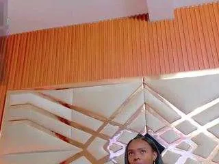 Offline miss-dinah on CamSoda