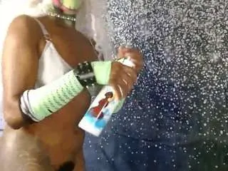 Offline moebootyrayna on CamSoda