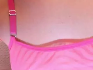 Private mollyhugs on CamSoda