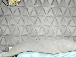 Freechat mollys-charm777 on CamSoda