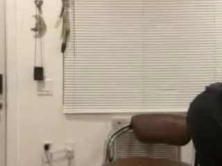 Freechat mrshyboy32 on CamSoda