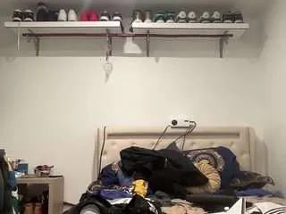 Freechat mrshyboy32 on CamSoda