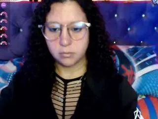Offline nahomy-moon on CamSoda
