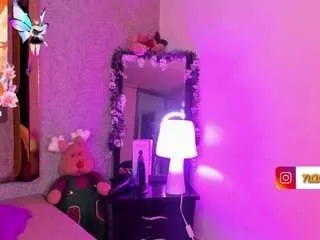 Offline naomi-gomez on CamSoda