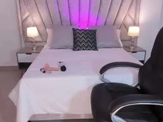 Offline naomii-campbell on CamSoda