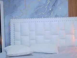 Private naughtyebonyy on CamSoda