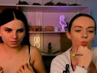 Freechat nicole-muah on CamSoda