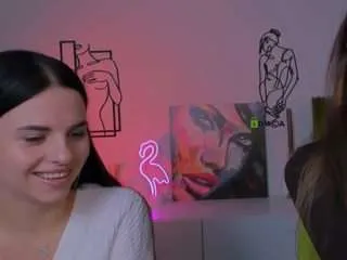 Freechat nicole-muah on CamSoda