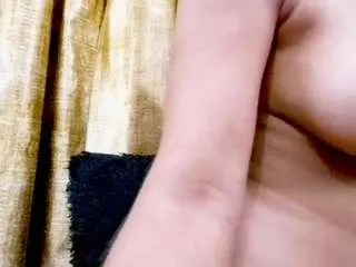 Freechat nidhilove on CamSoda