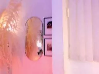 Freechat nikavelvet on CamSoda