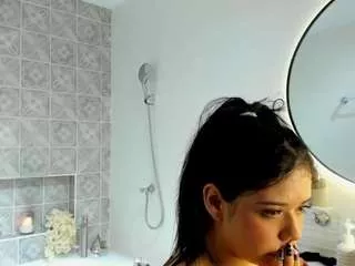 Freechat nikavelvet on CamSoda