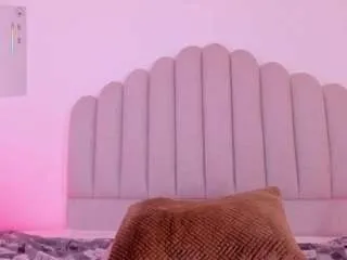 Freechat nikki-angel on CamSoda