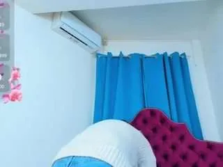 Freechat ninadee on CamSoda