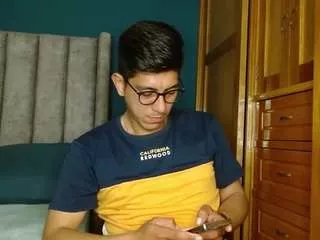 Offline noah-cock on CamSoda