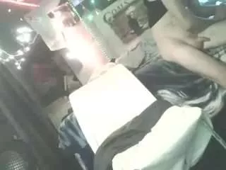 Freechat oneinchlol on CamSoda