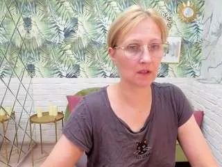 Offline parischerry on CamSoda