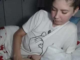 Offline petite-danielle on CamSoda